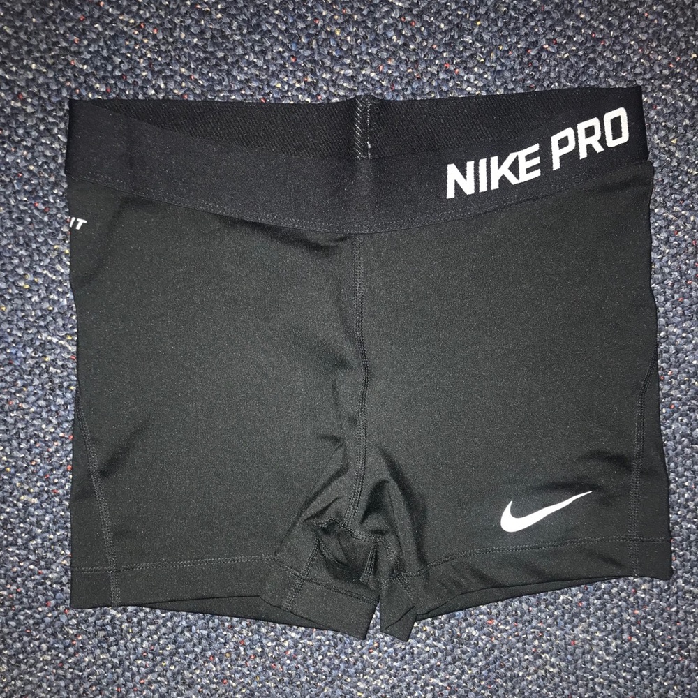 Black Nike Pro